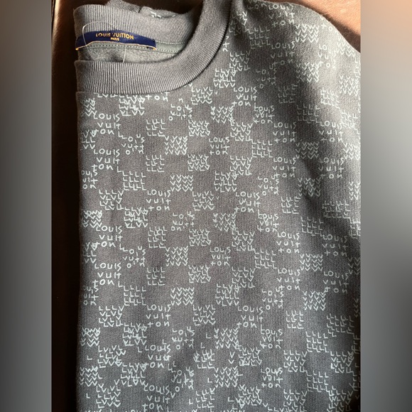 XL - AUTHENTIC Louis Vuitton Damier Printed Sweatshirt - Picture 4 of 5